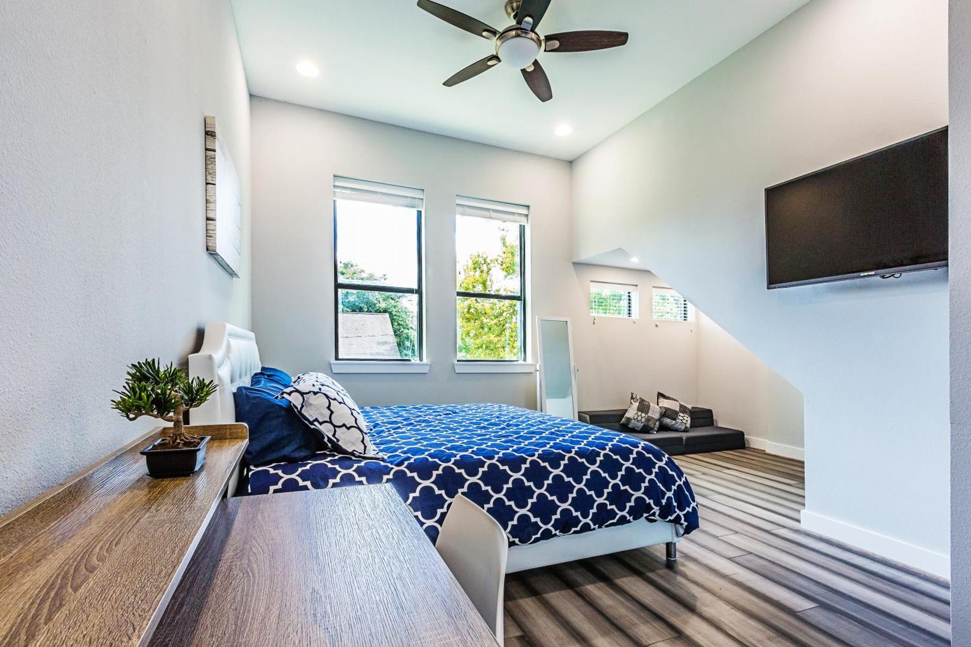 יוסטון Montrose Guesthouse Suites By Dunyha מראה חיצוני תמונה