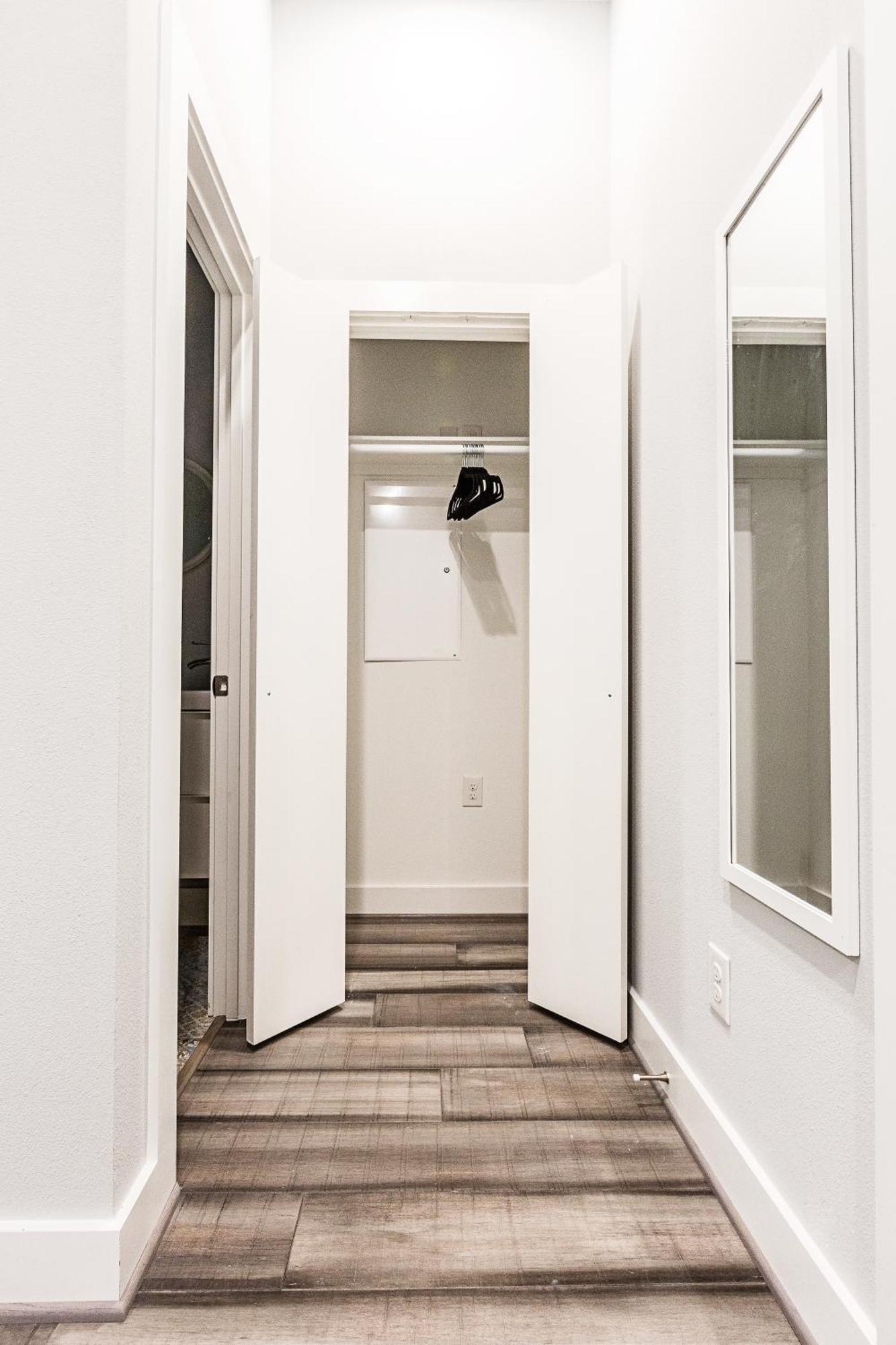 יוסטון Montrose Guesthouse Suites By Dunyha מראה חיצוני תמונה