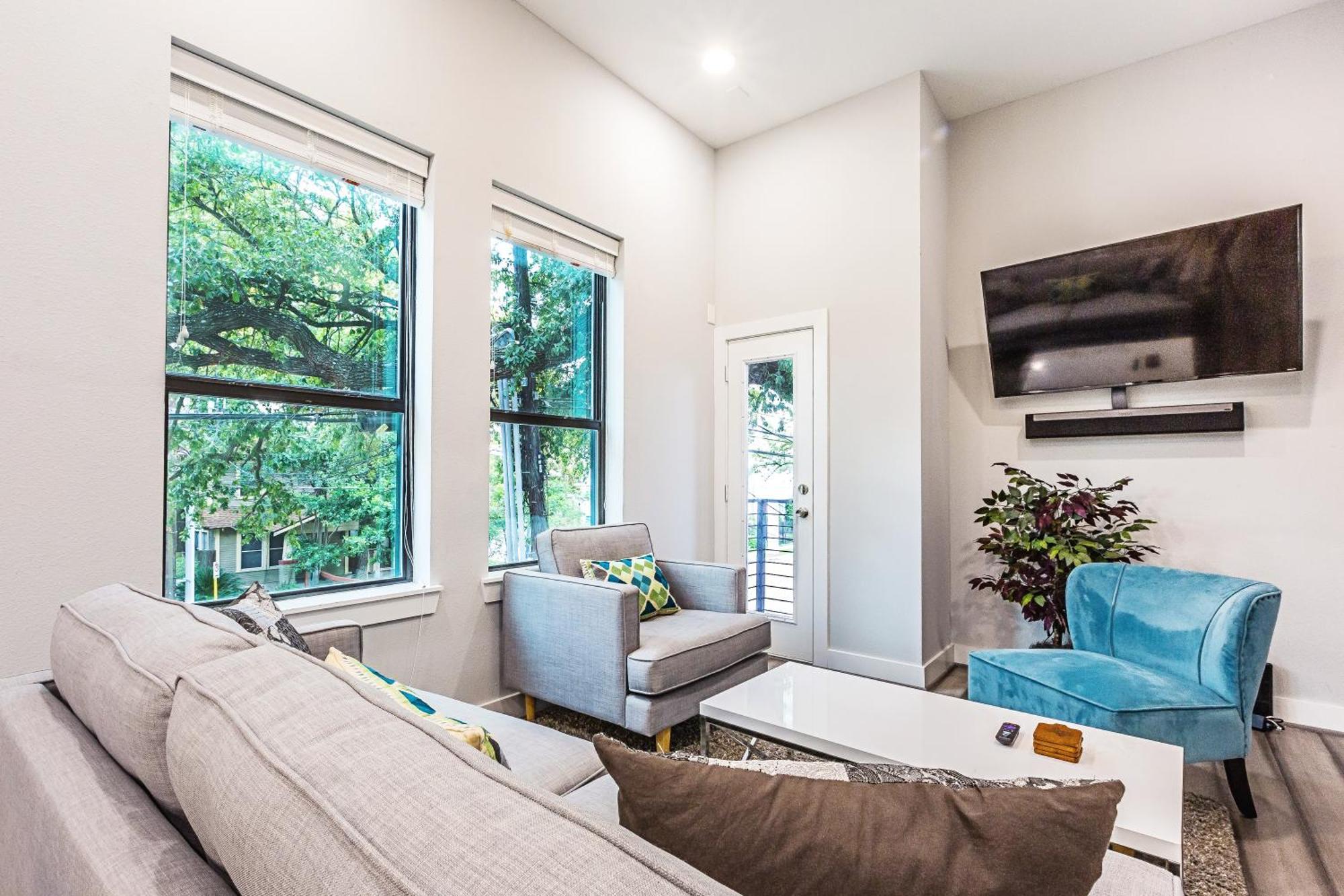 יוסטון Montrose Guesthouse Suites By Dunyha מראה חיצוני תמונה