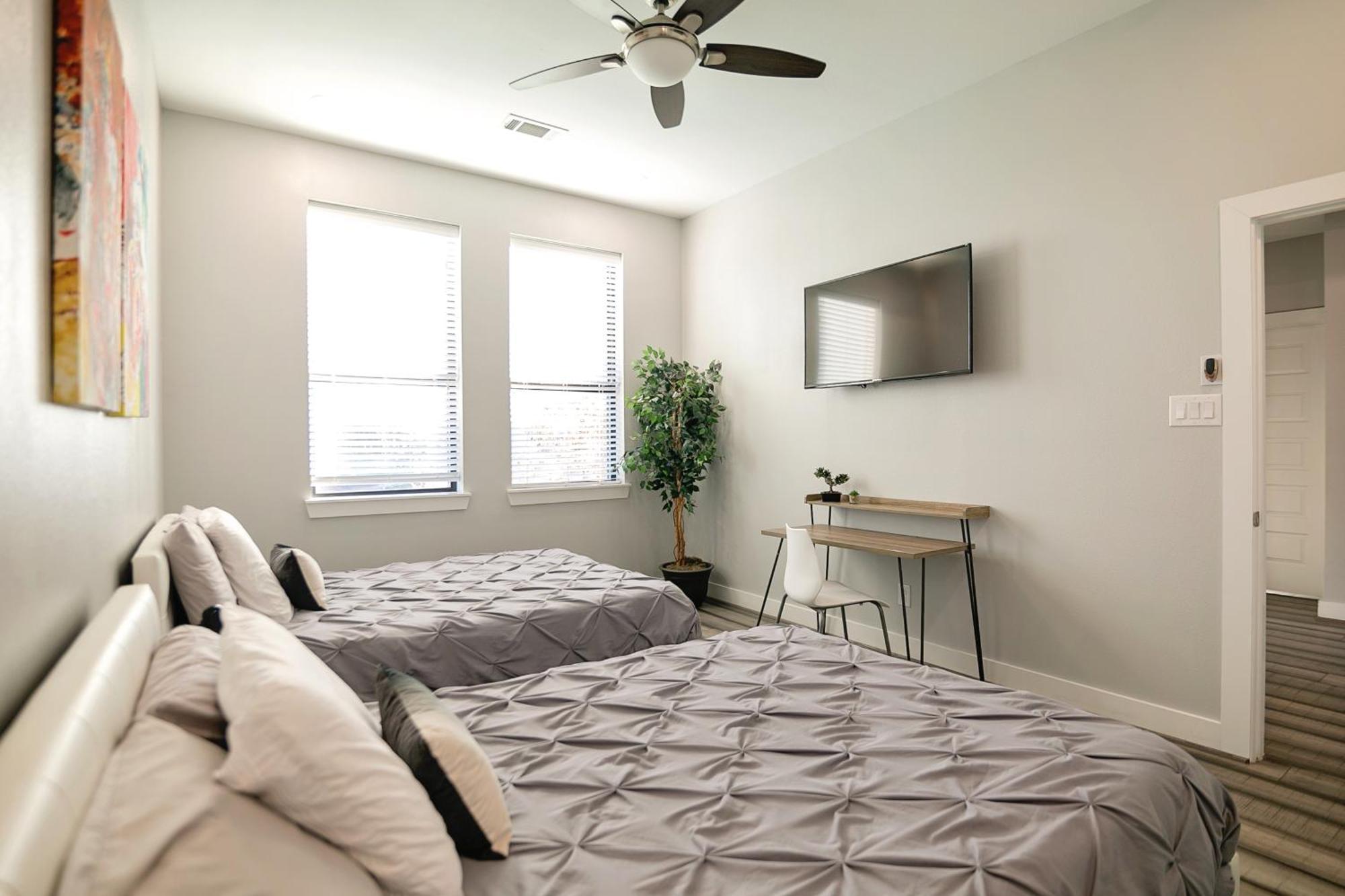 יוסטון Montrose Guesthouse Suites By Dunyha מראה חיצוני תמונה