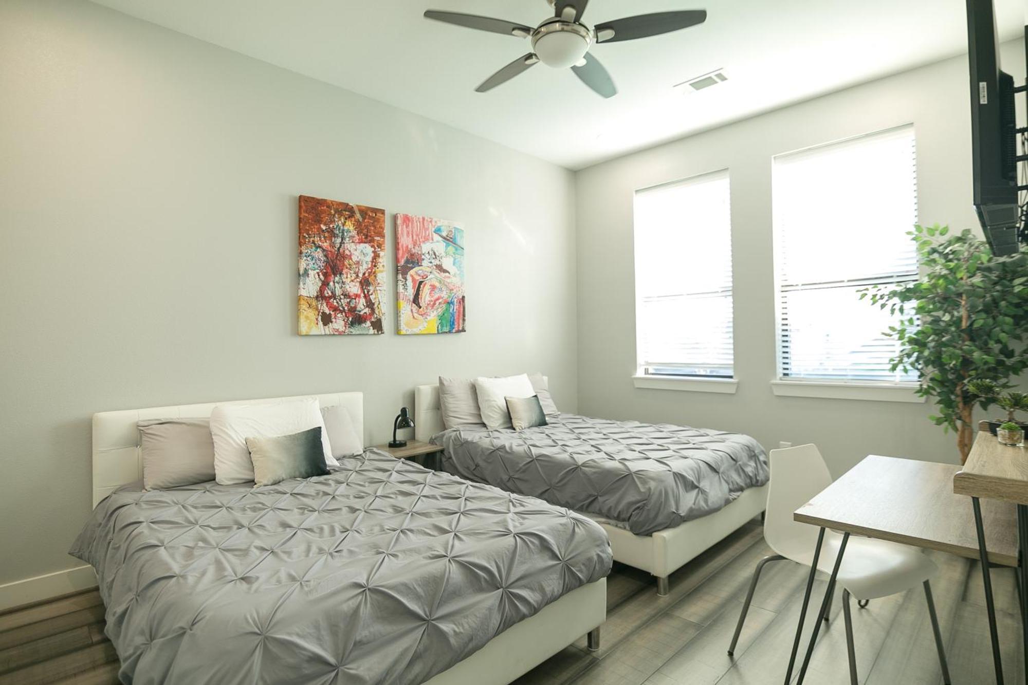 יוסטון Montrose Guesthouse Suites By Dunyha מראה חיצוני תמונה